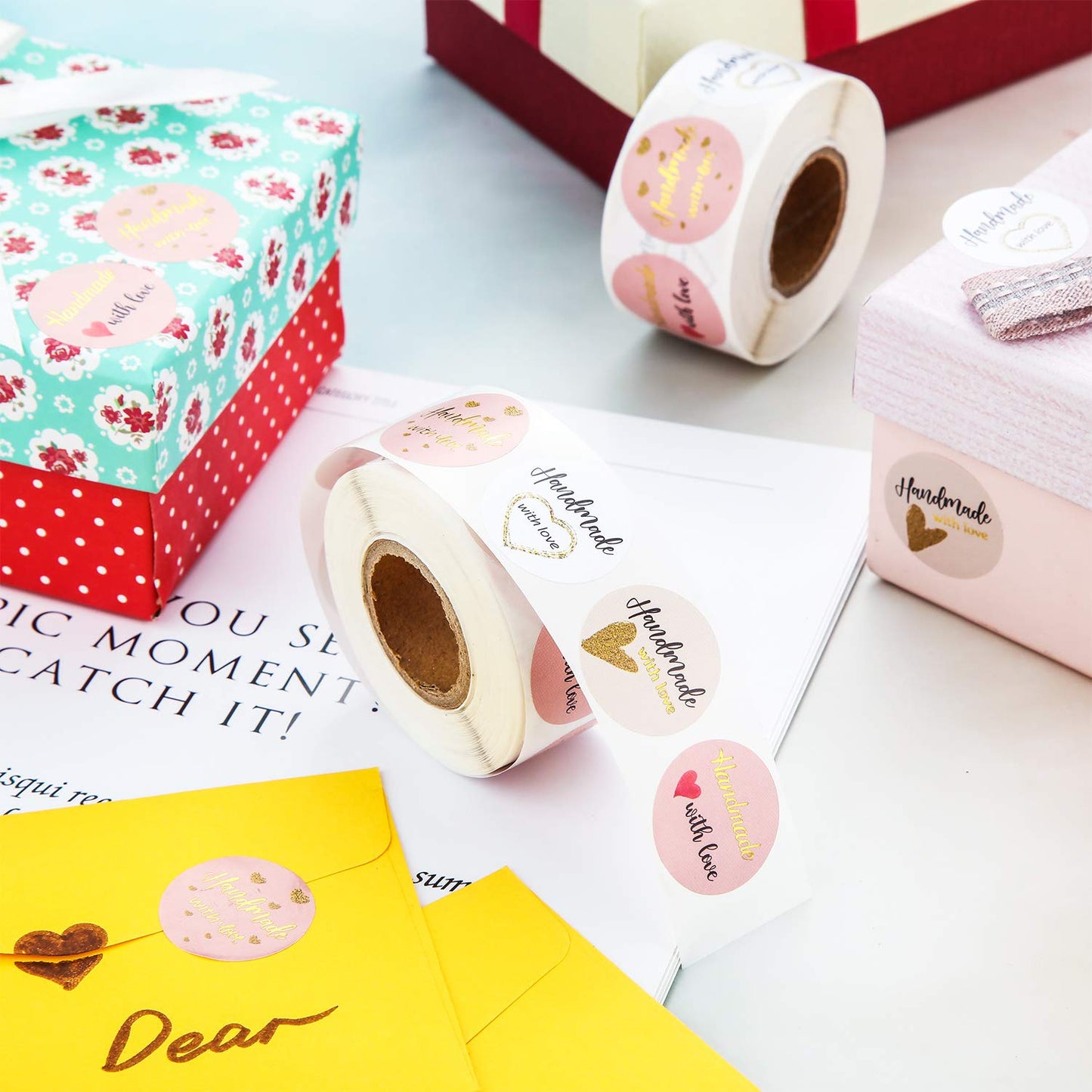 Handmade with Love sticker (round - Ø 2.5cm) for business, wedding, gift wrapping