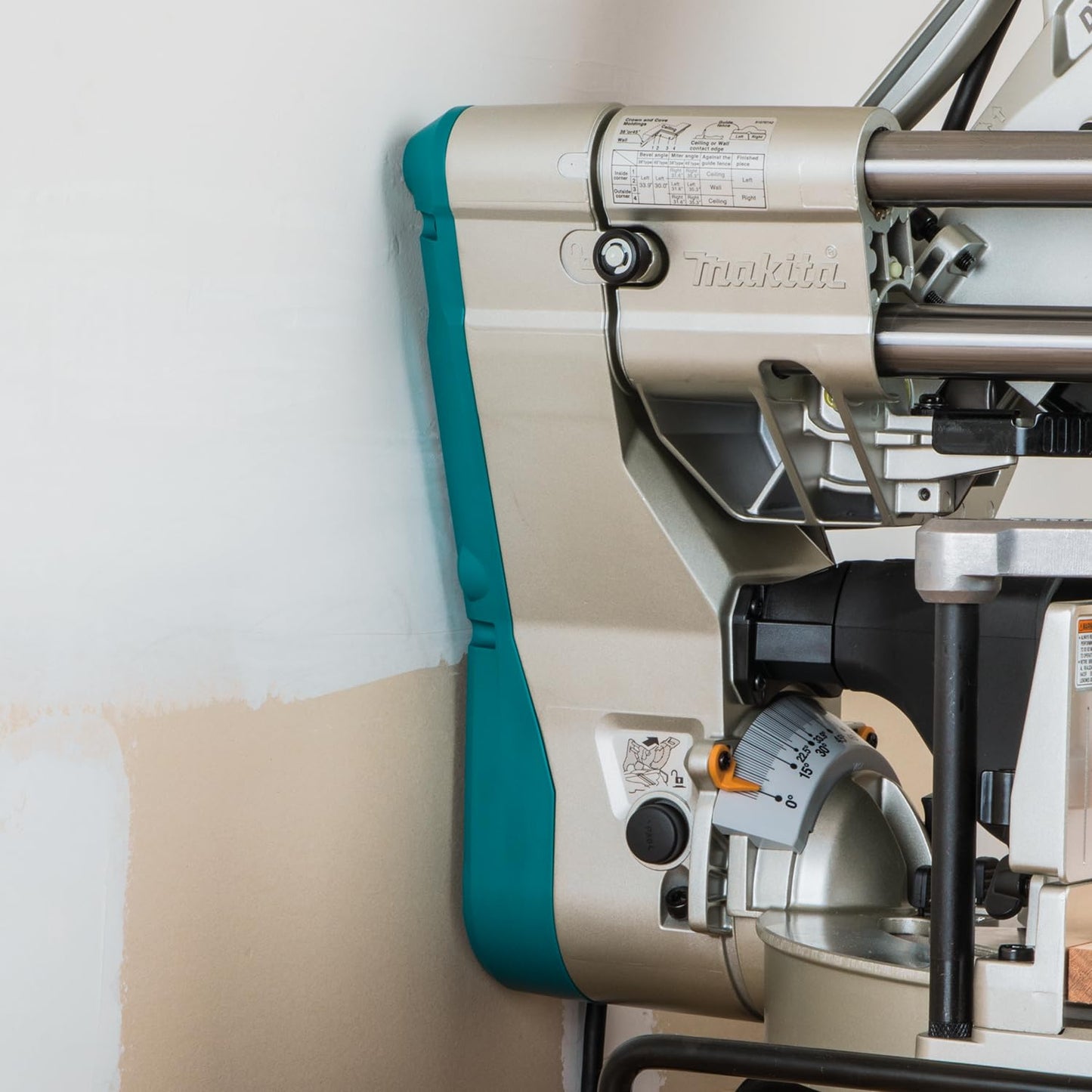 Makita miter saw (LS1219L) with laser guidance &amp; space-saving design: 305mm